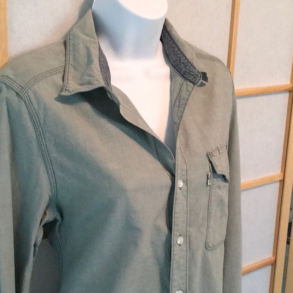Levi's Tops - Levi’s Button Front Cotton Denim Shirt Blue Gray Sz S